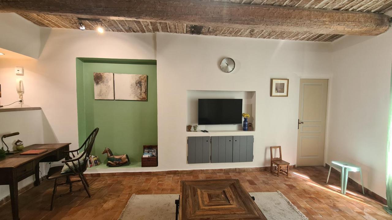 Cocon Du Papillon A Lourmarin Apartment Exterior foto